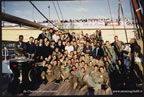 foto di gruppo a bordo della nave scuola amerigo vespucci