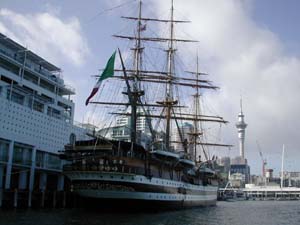 nave scuola amerigo vespucci a auckland